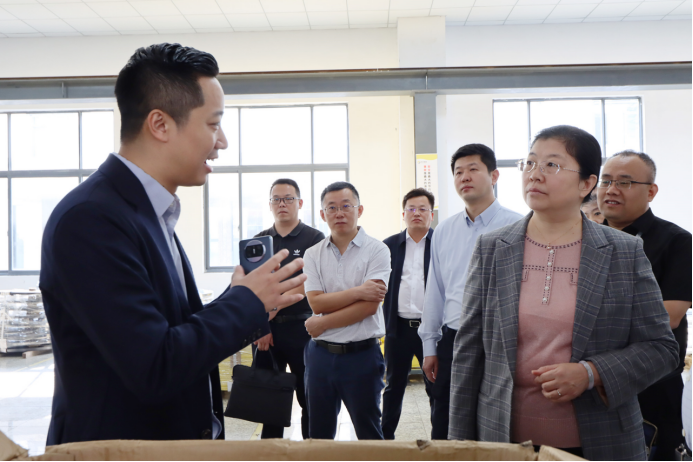 市交通運(yùn)輸局、德盟檢測(cè)公司一行到南京研華智能科技有限公司對(duì)標(biāo)學(xué)習(xí)